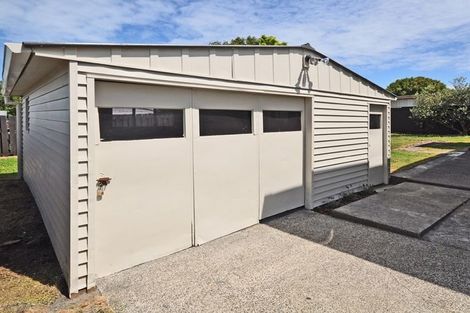 Photo of property in 16 Winsford Street, Manurewa, Auckland, 2102