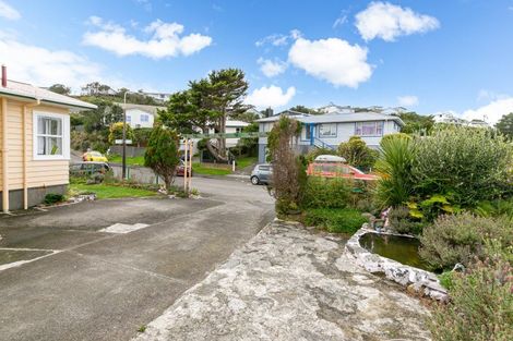 Photo of property in 12 Camrose Grove, Kingston, Wellington, 6021