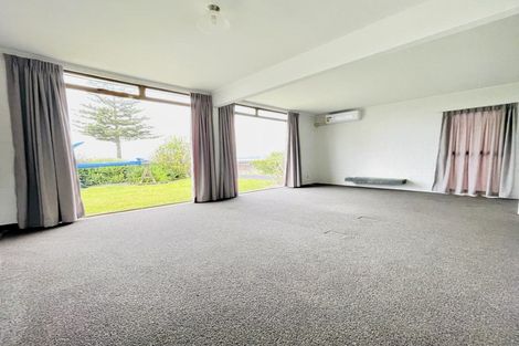 Photo of property in 24 The Esplanade, Eastern Beach, Auckland, 2012