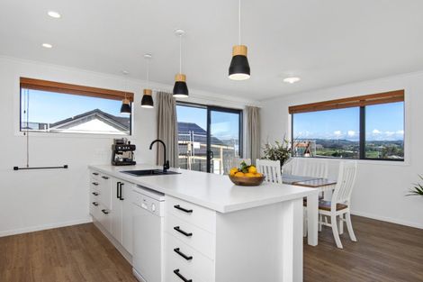 Photo of property in 2 Stingray Drive, Omokoroa, 3114