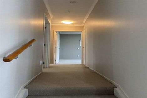 Photo of property in 5 Canyon Drive, Oteha, Auckland, 0632