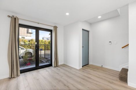 Photo of property in 2 Lords Way, Silverdale, 0932