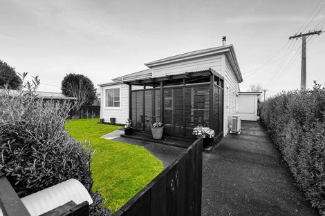 Photo of property in 32 Collins Street, Hawera, 4610