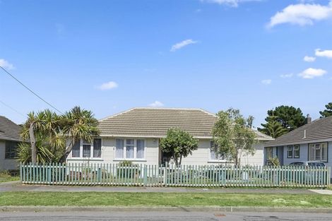 Photo of property in 18 Cornwall Crescent, Cannons Creek, Porirua, 5024