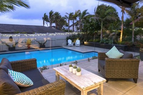 Photo of property in 43 Manor Park, Sunnyhills, Auckland, 2010