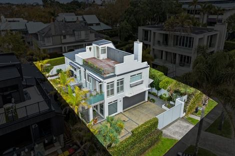 Photo of property in 15 The Strand, Takapuna, Auckland, 0622