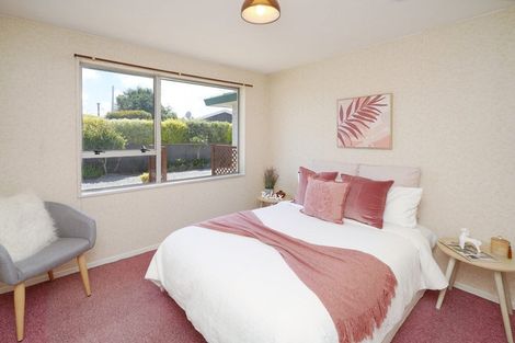 Photo of property in 76 Main North Road, Woodend, 7610