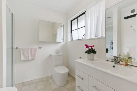 Photo of property in 87 Victory Crescent, Tawa, Wellington, 5028