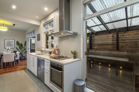 Photo of property in 72 Eversleigh Road, Belmont, Auckland, 0622