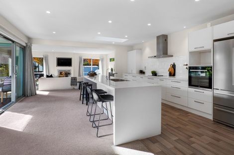 Photo of property in 100 Memorial Avenue, Ilam, Christchurch, 8053