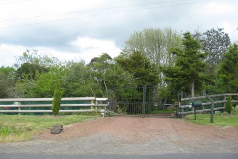 Photo of property in 145 Tawa Road, Kumeu, 0891