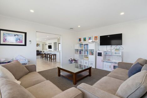 Photo of property in 5 Tavarnya Way, Patumahoe, Pukekohe, 2679