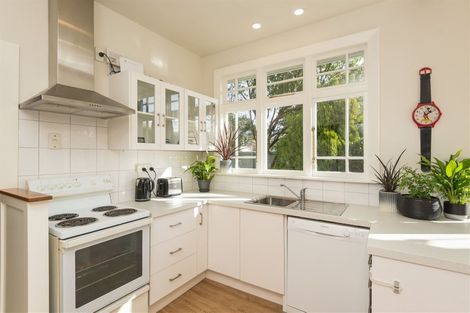 Photo of property in 119 Fifield Terrace, Opawa, Christchurch, 8023