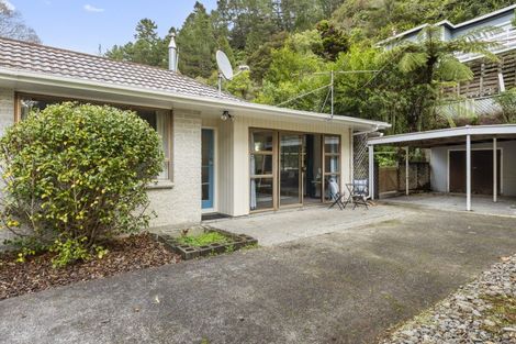 Photo of property in 2/110 Pinehaven Road, Pinehaven, Upper Hutt, 5019