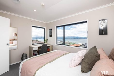 Photo of property in 79 Dress Circle, Newlands, Wellington, 6037