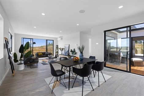 Photo of property in 2 Takurua Terrace, Orewa, 0931