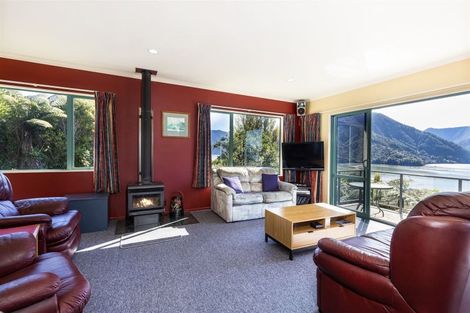 Photo of property in 700 Moetapu Bay Road, Moetapu Bay, Picton, 7282
