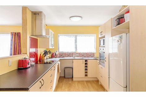 Photo of property in 2/546 Glenfield Road, Glenfield, Auckland, 0629