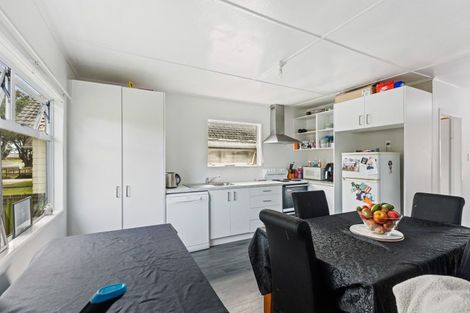 Photo of property in 90 Centennial Avenue, Waitara, 4320