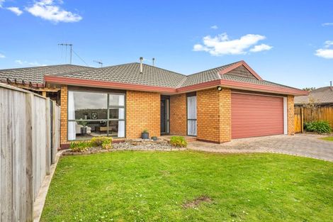 Photo of property in 23 Greenwood Place, Fitzherbert, Palmerston North, 4410