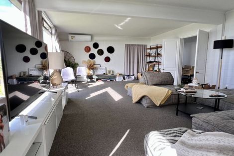 Photo of property in 24 The Esplanade, Eastern Beach, Auckland, 2012