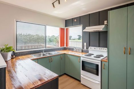 Photo of property in 26 Kitchener Street, Te Horo Beach, Otaki, 5581