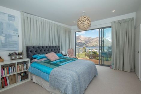 Photo of property in 7 Urquhart Place, Wanaka, 9305