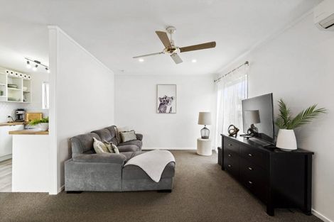 Photo of property in 24 Childers Road, Ranui, Auckland, 0612