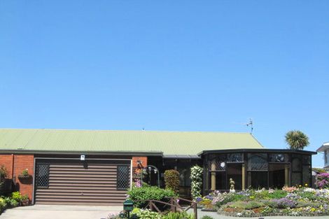 Photo of property in 2/6 Lowry Avenue, Redwood, Christchurch, 8051