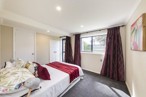 Photo of property in 4 Waicola Drive, Fitzherbert, Palmerston North, 4471