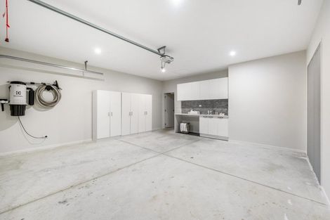 Photo of property in 3 Tarras Road, Kumeu, 0810