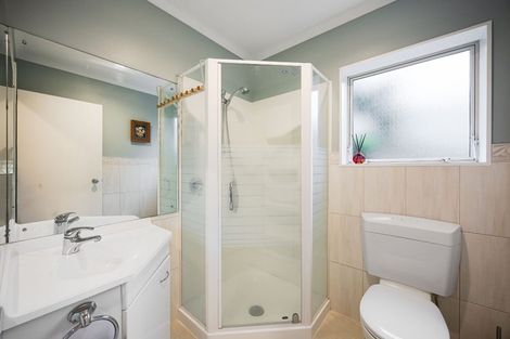 Photo of property in 30 Roberta Crescent, Orewa, 0931