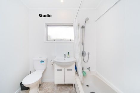 Photo of property in 8 Aintree Crescent, Awapuni, Palmerston North, 4412