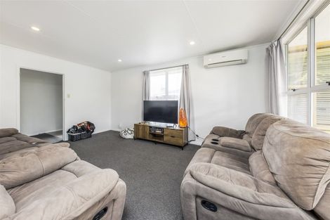 Photo of property in 83 Arimu Road, Papakura, 2110