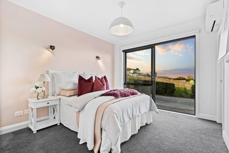 Photo of property in 72 Vaughans Road, Long Bay, Albany, 0792