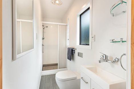 Photo of property in 143 Whangaparaoa Road, Red Beach, 0932