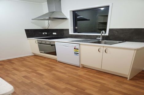 Photo of property in 35 Fruitvale Road, New Lynn, Auckland, 0600