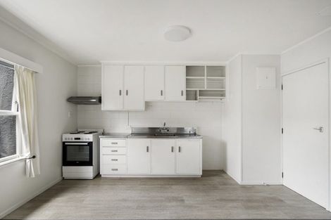 Photo of property in 5 Nea Place, Hillcrest, Auckland, 0627