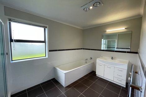 Photo of property in 63 Pyle Road West, One Tree Point, 0118