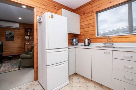 Photo of property in 1 Beadle Place, St Andrews, Hamilton, 3200