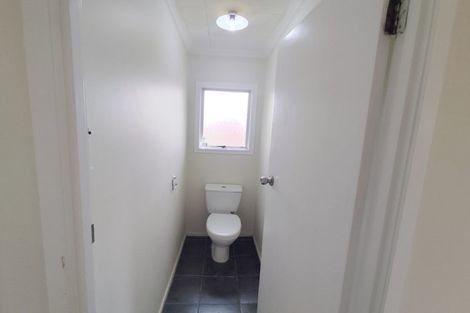 Photo of property in 72a Astley Avenue, New Lynn, Auckland, 0600
