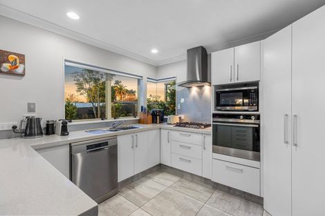 Photo of property in 3 Ridgemount Terrace, Welcome Bay, Tauranga, 3112