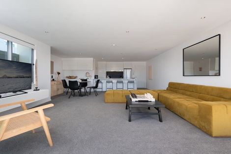 Photo of property in 2/135 Marine Parade, Mount Maunganui, 3116