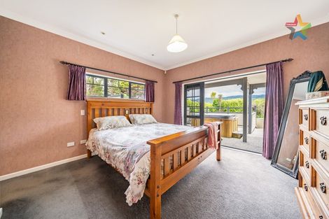 Photo of property in 6a Marua Palm Grove, Timberlea, Upper Hutt, 5018