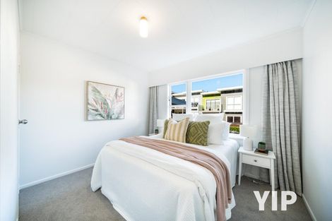 Photo of property in 24 Batchelor Street, Newlands, Wellington, 6037