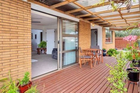 Photo of property in 2/423 Great South Road, Rosehill, Papakura, 2113