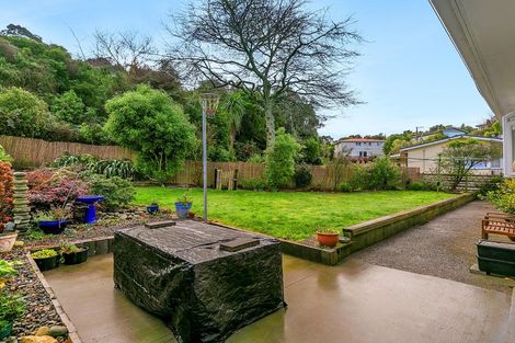 Photo of property in 46 Kiwi Crescent, Tawa, Wellington, 5028