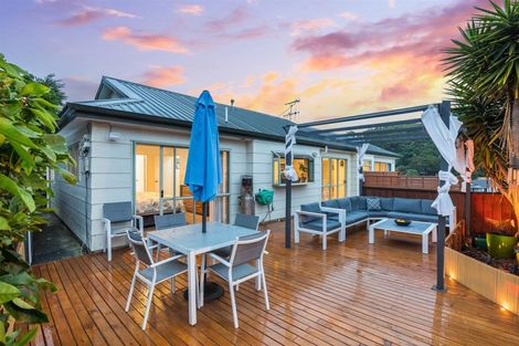 Photo of property in 57b Albatross Close, Whitby, Porirua, 5024