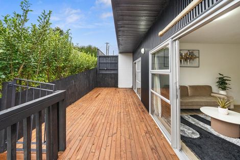 Photo of property in 68b Colwill Road, Massey, Auckland, 0614