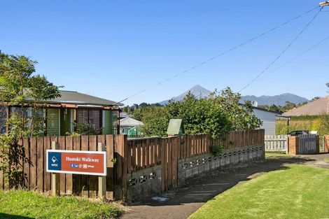 Photo of property in 44 Woodleigh Street, Frankleigh Park, New Plymouth, 4310